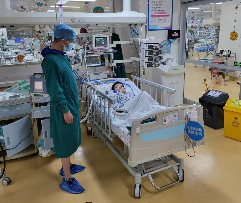 隆回县跨省救护车出租公司