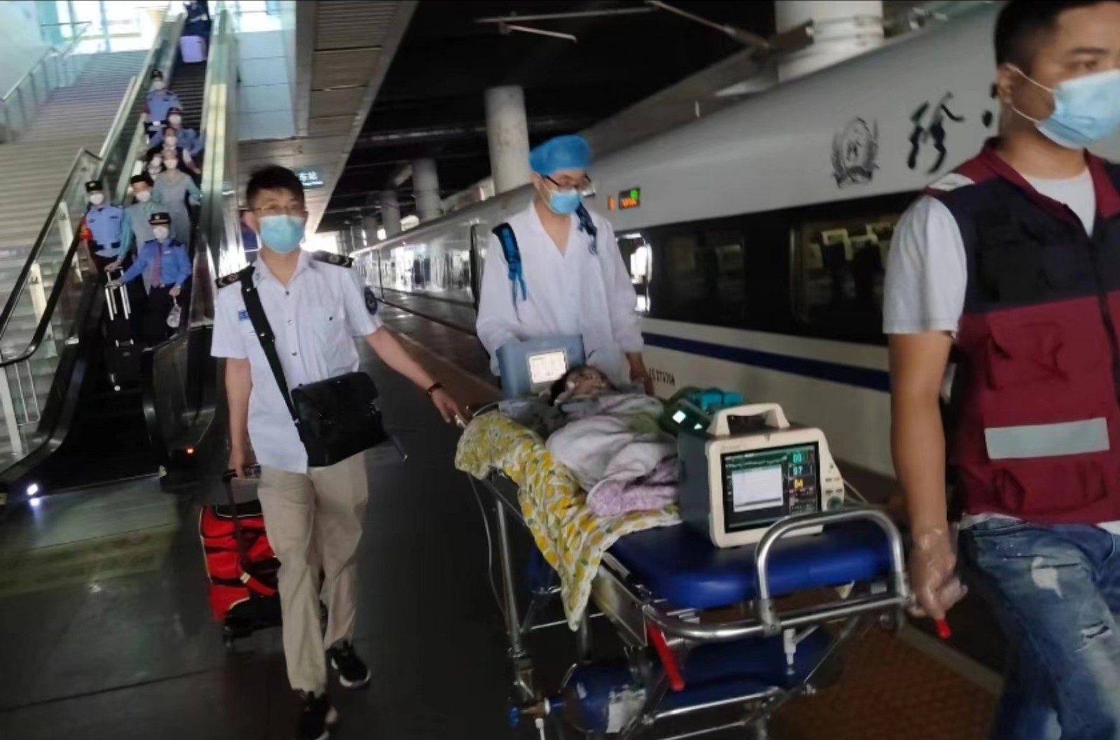 隆回县高铁转运公司